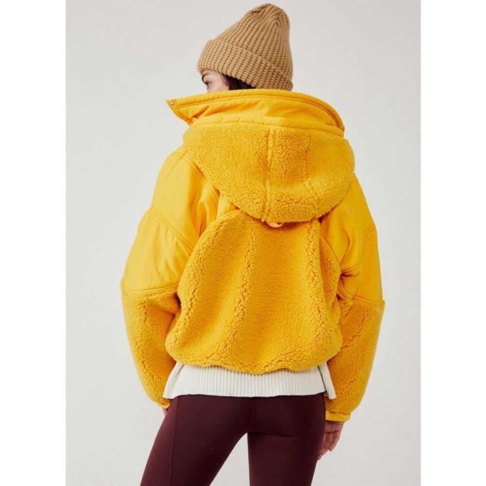 NWT Free People Movement Adventure Awaits Fleece Sherpa Jacket in Orangeade Med